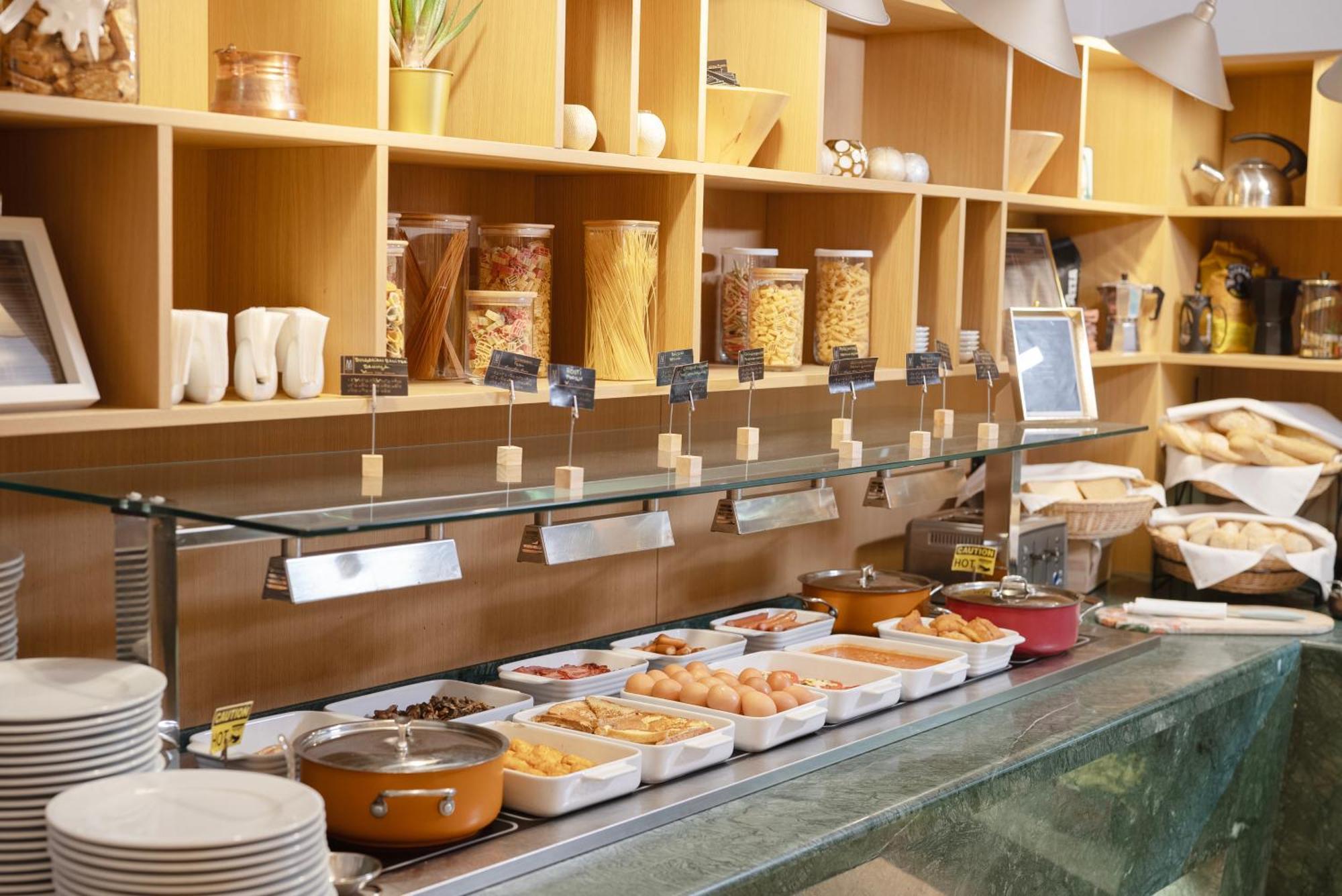Maison Sofia - Mgallery Eksteriør bilde A buffet at a hotel
